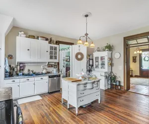 Photo 5 - America Room 1 Bedroom by Main Street Bed & Breakfast