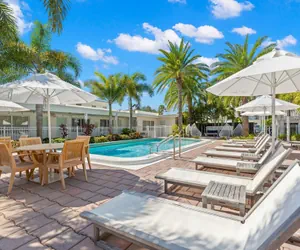 Photo 5 - Studio w/ King Bed Heated Pool, Steps to Beach!