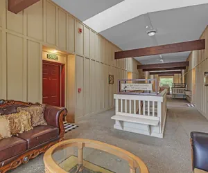 Photo 5 - 3rd Floor Back Side Corner Penthouse Suite- 305 by Grand Wood Suites