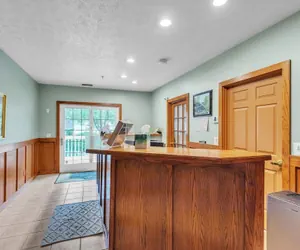 Photo 4 - 3rd Floor Back Side Corner Penthouse Suite- 305 by Grand Wood Suites