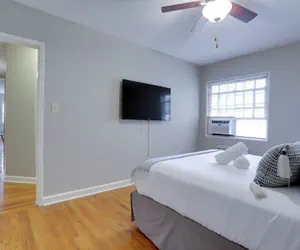 Photo 3 - Prime Alexandria Location Corporate Apt