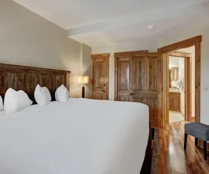 Photo 5 - Bright, Mountain Modern Breckenridge Condo 1 Bedroom Condo