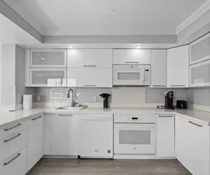 Photo 3 - Bay Harbor Sunset Apt 5A