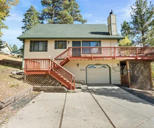 Photo 2 - Bear Canyon Cabin Beautiful Views HotTub