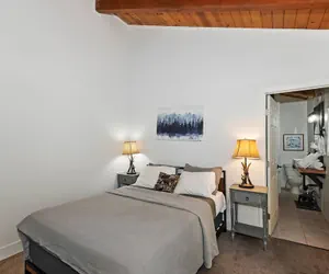 Photo 4 - Peaceful Sunshine Chalet with Hot Tub