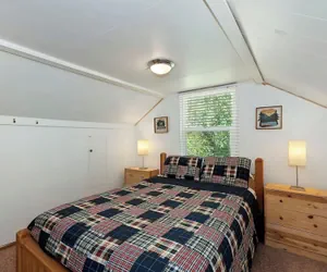 Photo 3 - Sunshine Cabin Cozy 2-Story Getaway