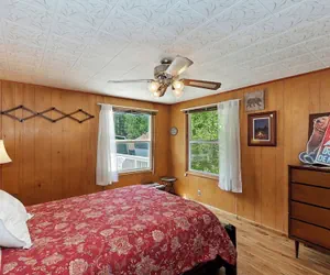 Photo 5 - Sunshine Cabin Cozy 2-Story Getaway