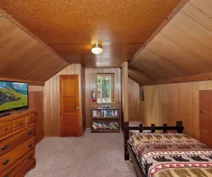 Photo 2 - Sunshine Cabin Cozy 2-Story Getaway