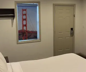 Photo 3 - Travelodge By Wyndham Bainbridge