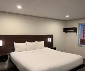 Photo 2 - Travelodge By Wyndham Bainbridge