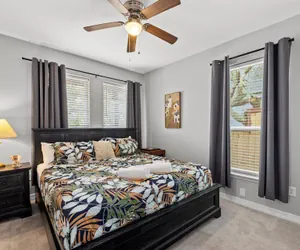 Photo 4 - Nina's Place 4 Bedroom Home