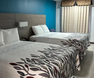 Photo 4 - CAMDEN COUNTRY INN