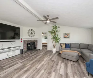 Photo 2 - Stillwater Hollow - For 8!