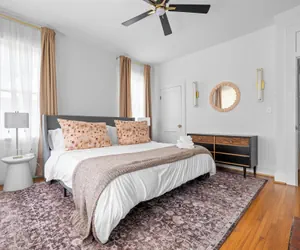 Photo 5 - Stylish 3BR Retreat w Porch and garden