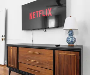 Photo 3 - Stylish 3BR Retreat w Porch and garden