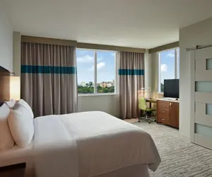 Photo 4 - Four Points by Sheraton Coral Gables