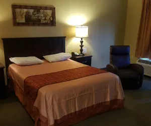 Photo 4 - Town House Inn