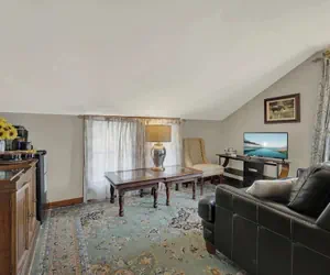 Photo 2 - East Suite in Gillespie House -steps to Main Street!