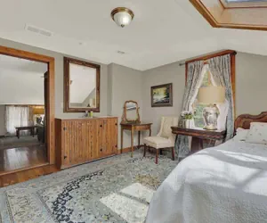 Photo 3 - East Suite in Gillespie House -steps to Main Street!