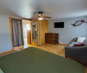 Photo 5 - 4 bd 10 min to Downtown W D