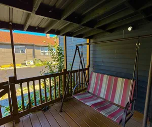 Photo 2 - 4 bd 10 min to Downtown W D