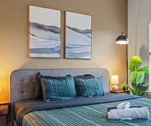 Photo 5 - Upscale King 3BR Townhouse in Pineville