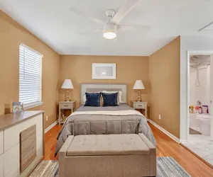 Photo 3 - Serenity Landing - 5 Minutes to Airport - Sleeps 6