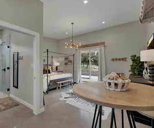 Photo 2 - Pop 4 W/hot-tub + Close to Main St