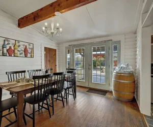 Photo 4 - Victorian Escape-pool & Hot Tub!