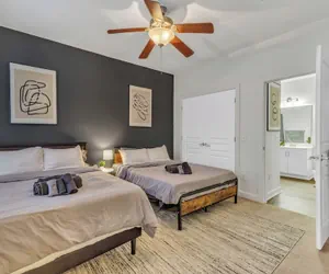 Photo 3 - Upscale 1BR Suite to Downtown Raleigh