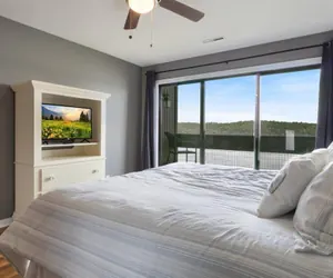 Photo 4 - Spacious Pet-friendly Lakeview Condo w/ Boat Slip & Pools