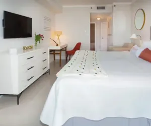 Photo 5 - Arya Residences & Suites