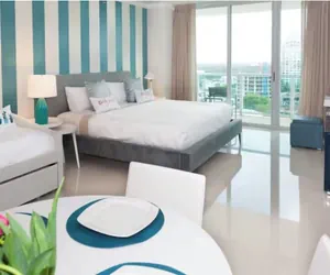 Photo 3 - Arya Residences & Suites