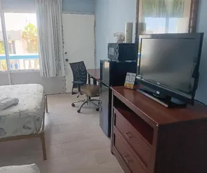 Photo 4 - Beach Side Hotel