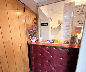 Photo 5 - The Queen B Motel, Detroit-Warren