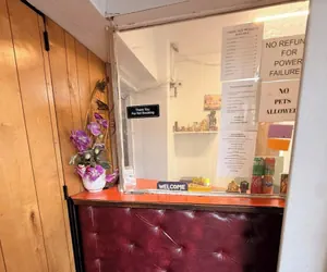 Photo 4 - The Queen B Motel, Detroit-Warren