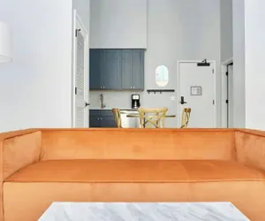 Photo 4 - Sleeps 16 4 Units, Steps to the French Quarter The Harlequin by Avantstay