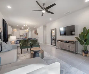 Photo 5 - 2215 E 19th Ave