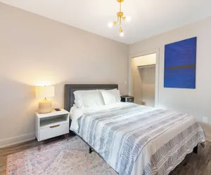 Photo 4 - Stadium Suites