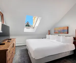 Photo 2 - Steps to Mountain & Main St- 1 Bedroom 1 Condo