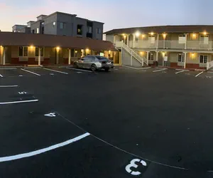 Photo 2 - Escondido Inn