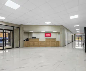 Photo 4 - HomeTowne Studios by Red Roof Athens, TN