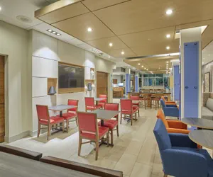 Photo 3 - Holiday Inn Express & Suites Hermiston Downtown by IHG