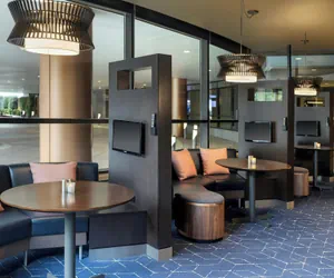 Photo 4 - Courtyard by Marriott Redwood City