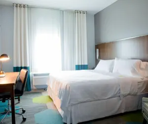 Photo 4 - Four Points by Sheraton Miami Airport