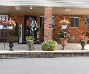 Photo 2 - Fellows Creek Lodge