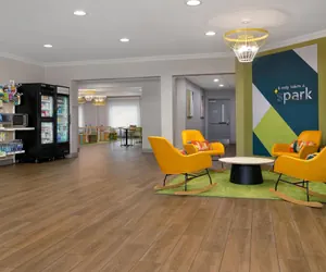 Photo 2 - Spark by Hilton Rahway