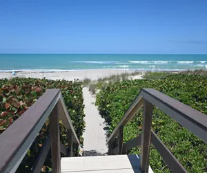 Photo 2 - Tuckaway Shores Resort