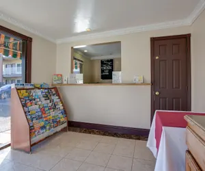 Photo 3 - Abby's Anaheimer Inn