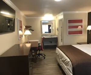 Photo 5 - Abby's Anaheimer Inn